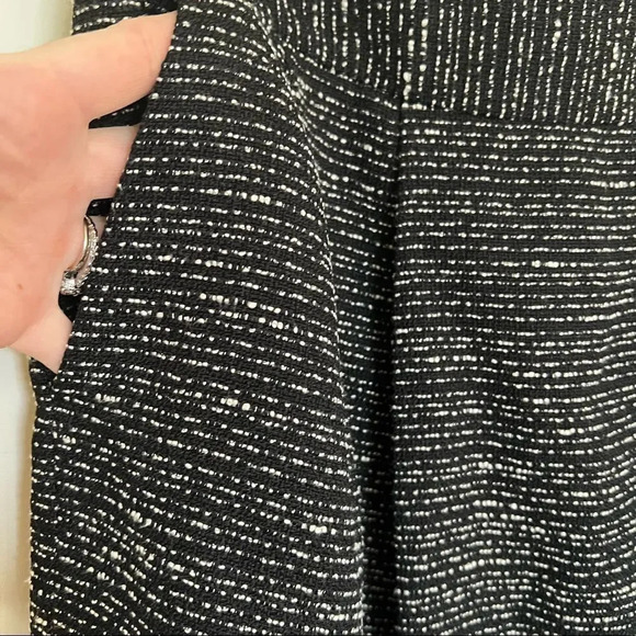 𝅺Halogen black and ivory tweed zipper back pockets mini skirt size 4 - Picture 3 of 12